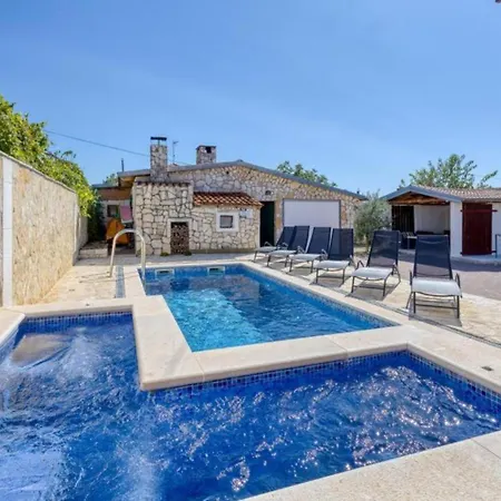 Willa Lara With Pool And Sea View